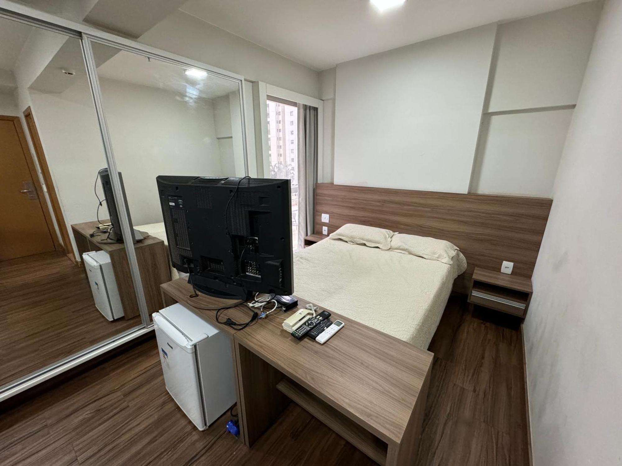 Aparthotel Em S4 *